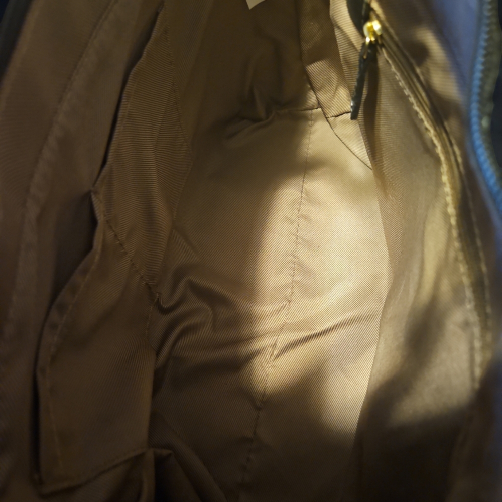 London Fog Handbag/Crossbody - Picture 4 of 4